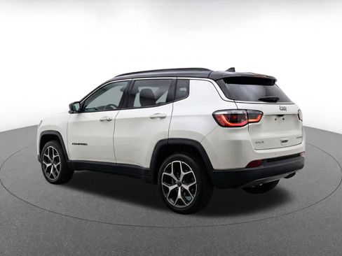 Used 2025 Jeep Compass Limited AWD/4WD image 7