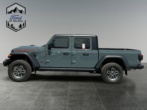 Used 2025 Jeep Gladiator Mojave w/ Convenience Group AWD/4WD image 2