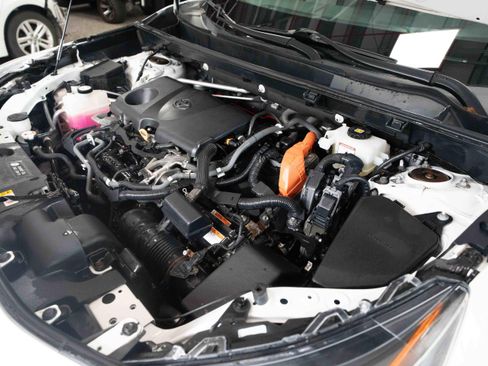 Used 2020 Toyota RAV4 XLE w/ Carpet Mat Package AWD/4WD image 33
