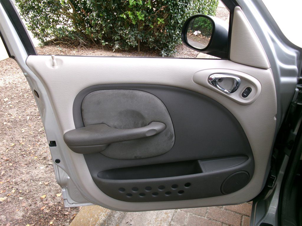 Used 2001 Chrysler PT Cruiser FWD image 11