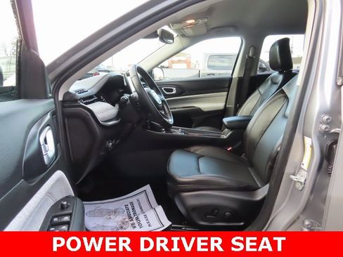 Used 2022 Jeep Compass Latitude image 18