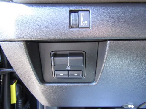 Used 2023 Chevrolet Colorado ZR2 w/ ZR2 Convenience Package III AWD/4WD image 21
