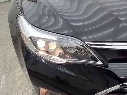 Certified 2017 Toyota Avalon XLE Premium image 28