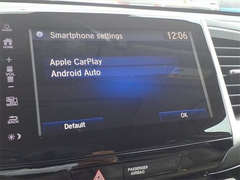 Used 2018 Honda Pilot Touring image 12