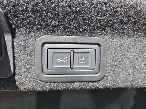 Used 2025 Audi A6 Premium Plus image 14