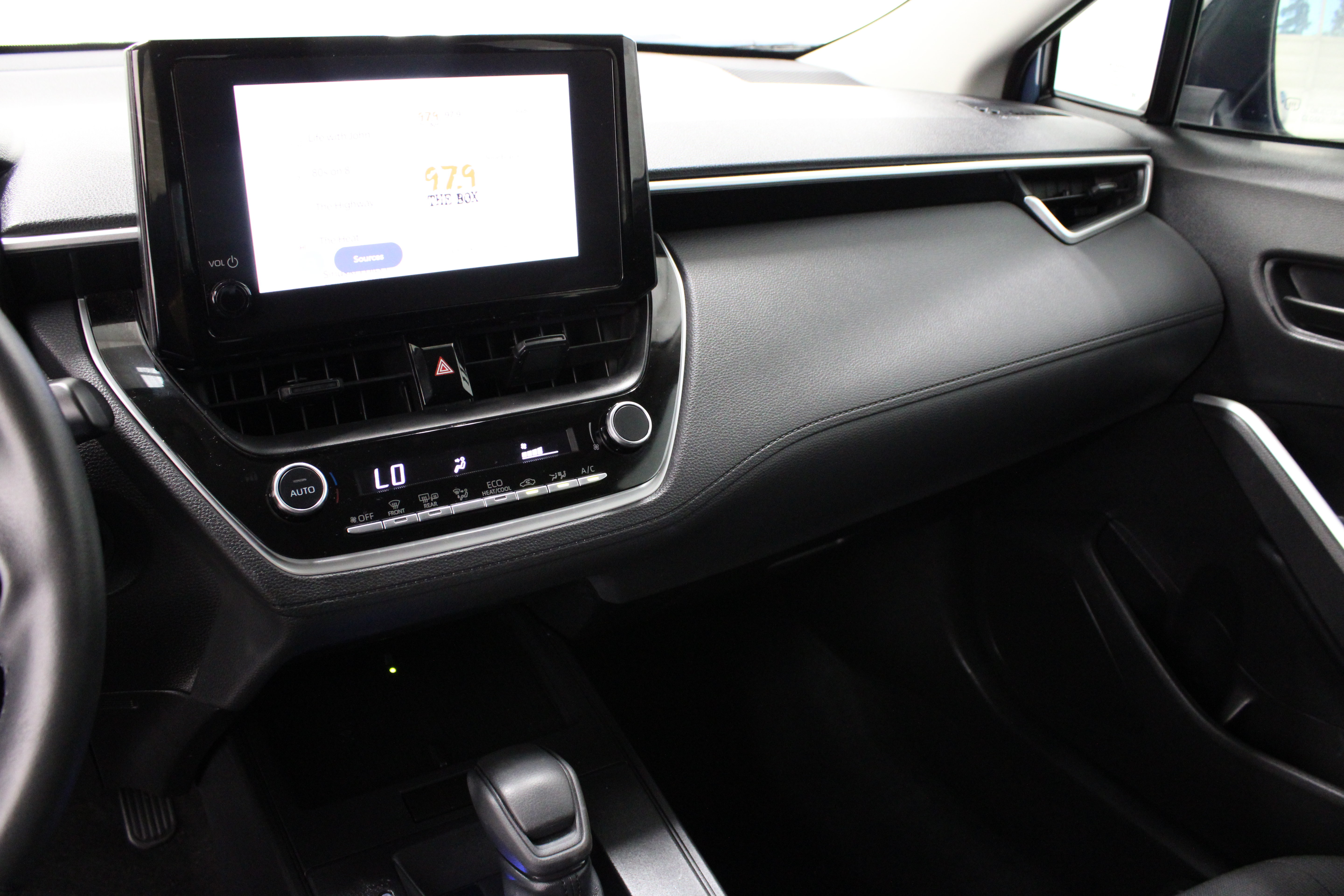 Used 2026 Toyota Corolla Cross LE FWD image 15