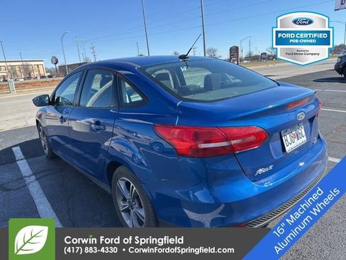 Used 2018 Ford Focus SE w/ SE Appearance Package image 7