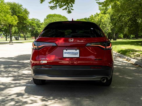 Used 2024 Honda HR-V Sport image 8