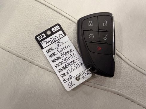 Used 2025 GMC Acadia Denali w/ Super Cruise Package image 45