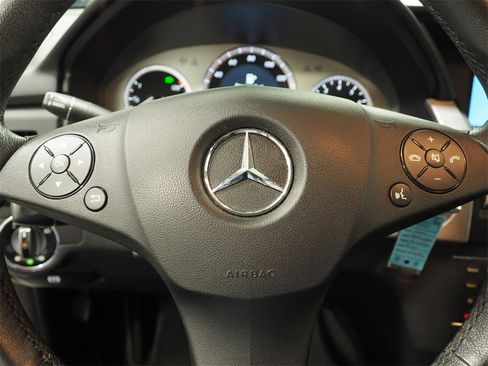 Used 2010 Mercedes-Benz GLK 350 4MATIC image 18
