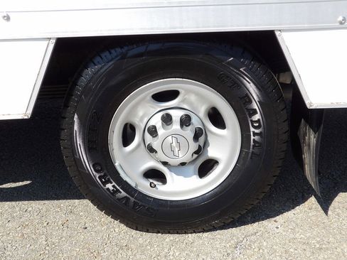 Used 2018 Chevrolet Express 3500 w/ Driver Convenience Package image 44