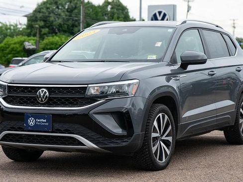 Certified 2023 Volkswagen Taos SE w/ Panoramic Sunroof Package AWD/4WD image 2