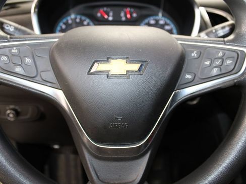 Used 2018 Chevrolet Equinox LT FWD image 27