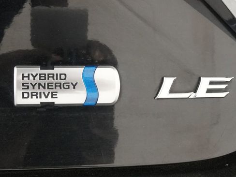 Used 2017 Toyota Camry LE image 11