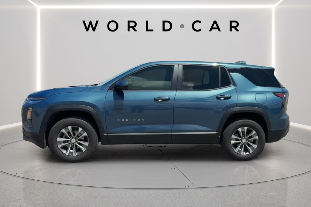 Used 2026 Chevrolet Equinox LT FWD image 11