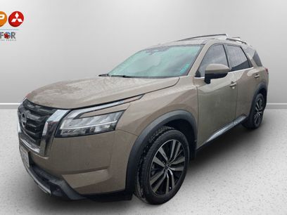 Used 2023 Nissan Pathfinder Platinum