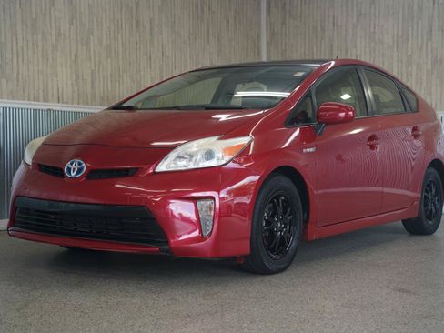 Used 2014 Toyota Prius Three w/ Solar Roof Package FWD image 4