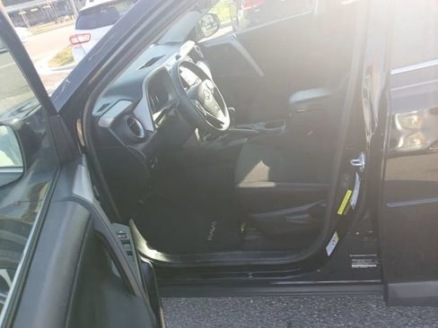 Used 2016 Toyota RAV4 LE FWD image 18