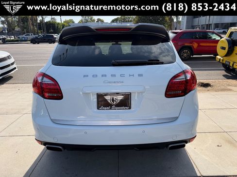 Used 2014 Porsche Cayenne Platinum Edition AWD/4WD image 6