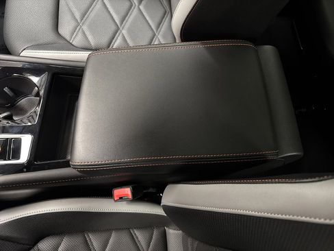 Used 2024 Volkswagen Atlas Peak Edition SEL image 22