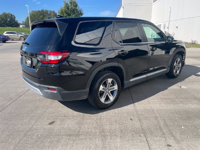 Used 2025 Honda Pilot EX-L image 5