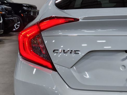 Used 2018 Honda Civic Touring image 20