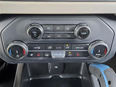 Used 2022 Ford Bronco Wildtrak AWD/4WD image 18