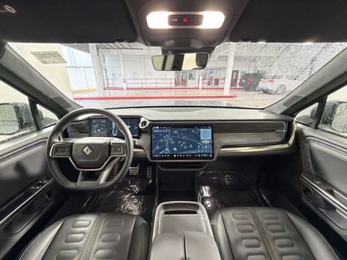 Used 2022 Rivian R1T Adventure image 20