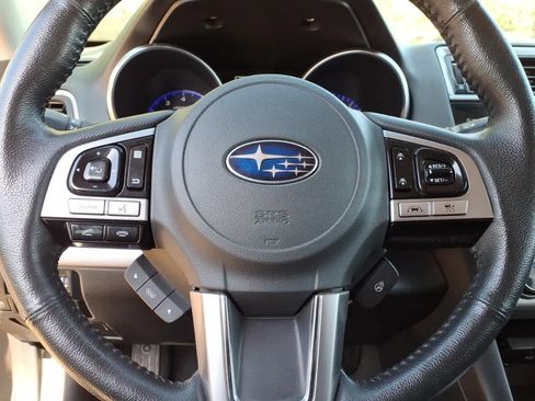 Used 2017 Subaru Outback 2.5i Touring AWD/4WD image 16