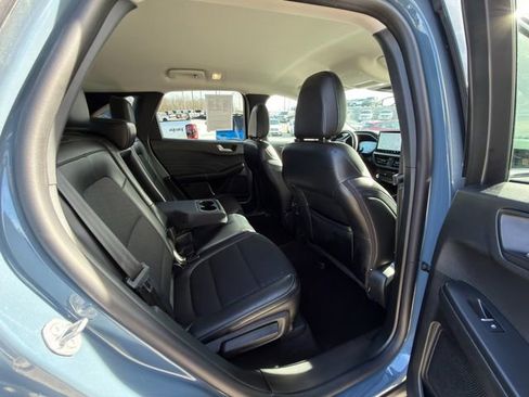 Used 2025 Ford Escape SE image 10