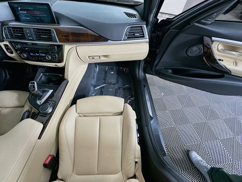 Used 2017 BMW 340i xDrive Sedan image 32