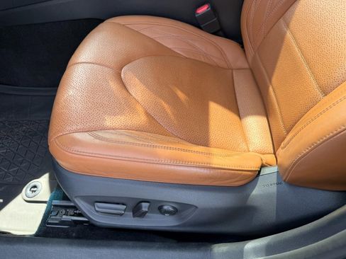 Used 2019 Toyota Avalon Limited FWD image 20