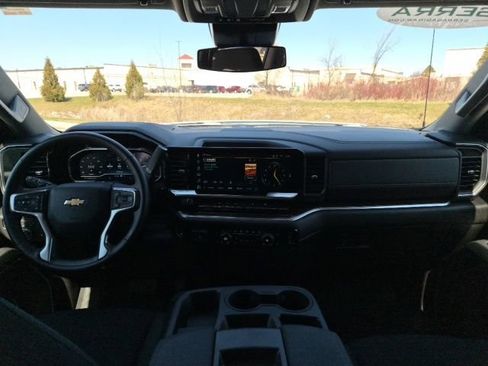 Certified 2025 Chevrolet Silverado 1500 LT image 32