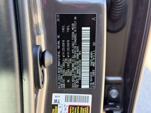 Certified 2025 Toyota Highlander XLE AWD/4WD image 27