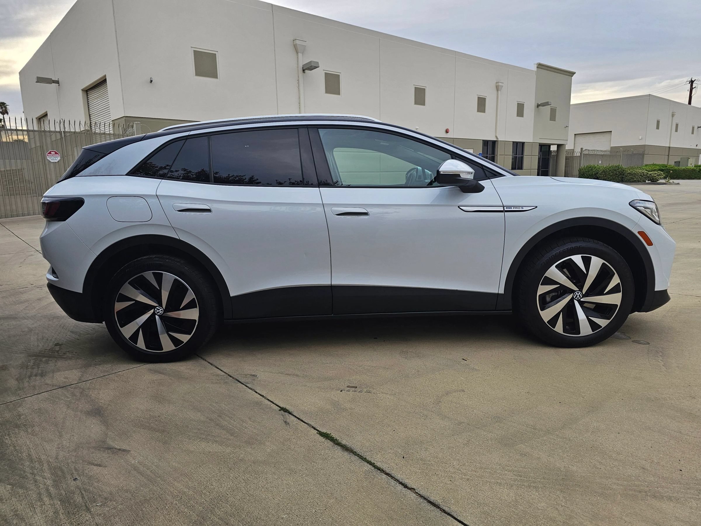 Used 2022 Volkswagen ID.4 Pro S AWD/4WD image 4