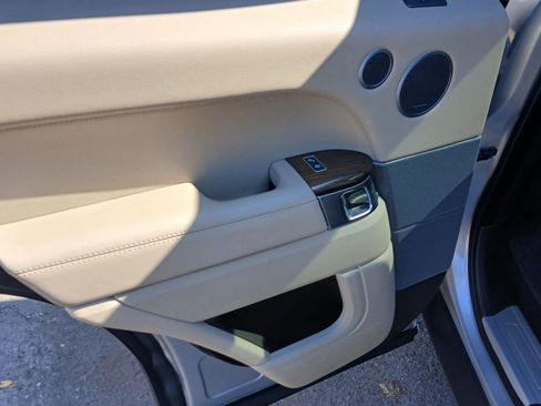 Used 2017 Land Rover Range Rover Sport HSE image 14