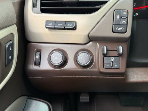 Used 2020 GMC Yukon Denali w/ Open Road Package AWD/4WD image 16