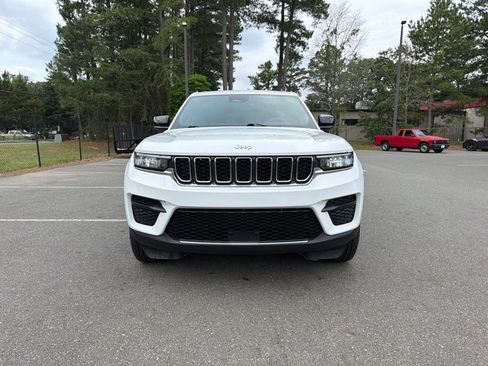 Used 2025 Jeep Grand Cherokee Laredo X w/ Luxury Tech Group I AWD/4WD image 3