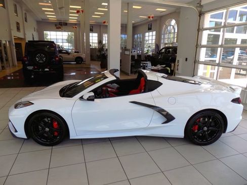 Used 2021 Chevrolet Corvette Stingray Premium Cpe w/ Z51 Performance Package RWD image 24