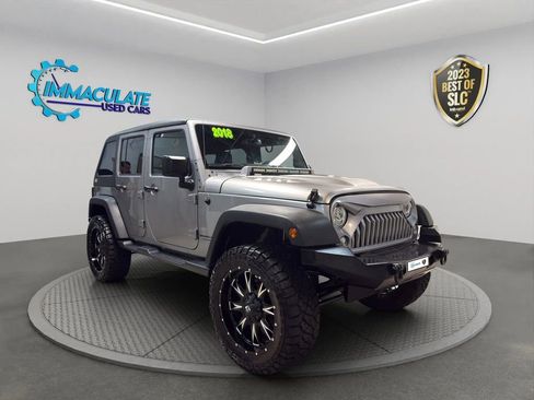 Used 2018 Jeep Wrangler Unlimited Rubicon w/ Connectivity Group image 7
