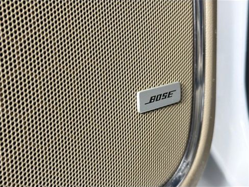 Used 2018 GMC Yukon XL SLT w/ Open Road Package image 16