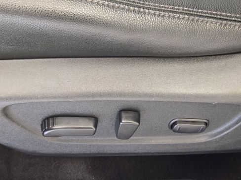 Used 2019 Nissan Rogue SL w/ Premium Package image 23