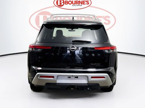 Used 2024 Nissan Pathfinder Platinum AWD/4WD image 10