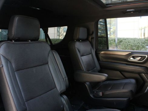 Used 2023 Chevrolet Suburban High Country AWD/4WD image 18