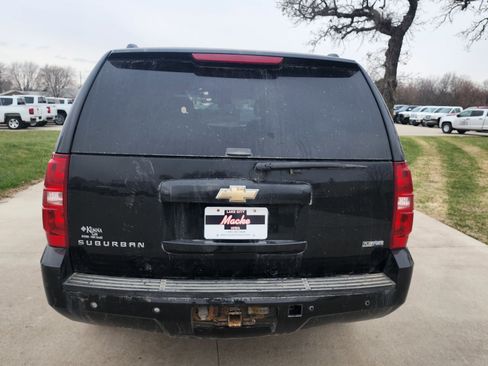 Used 2008 Chevrolet Suburban LT w/ Convenience Package 1 image 4