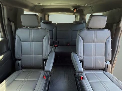Used 2025 Chevrolet Suburban High Country AWD/4WD image 42