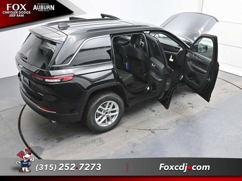 New 2025 Jeep Grand Cherokee Laredo X w/ Luxury Tech Group I image 36