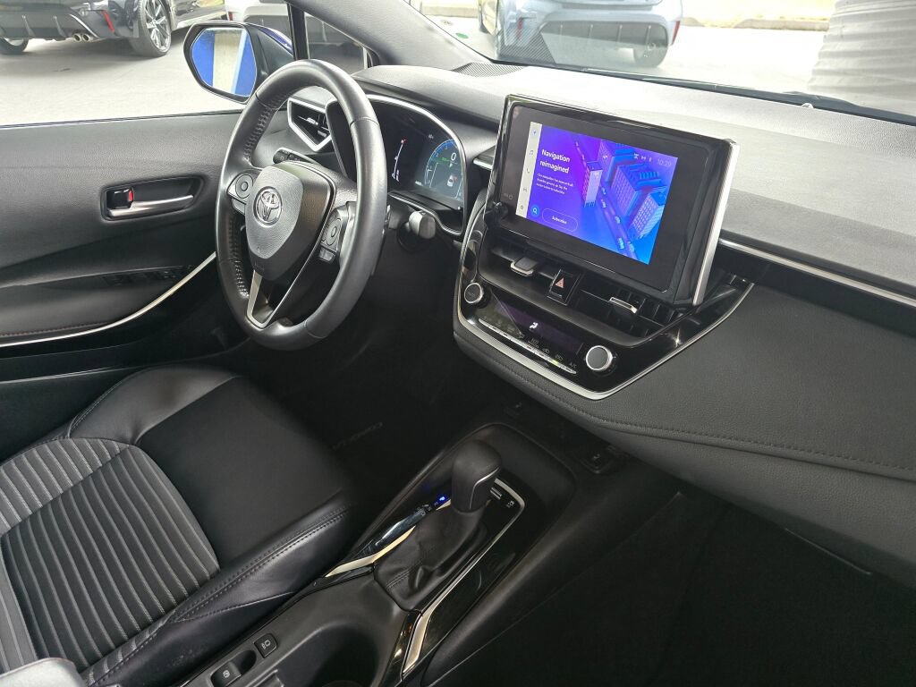 Used 2024 Toyota Corolla XSE FWD image 10