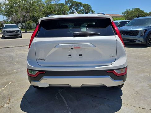 New 2026 Kia Niro LX FWD image 7
