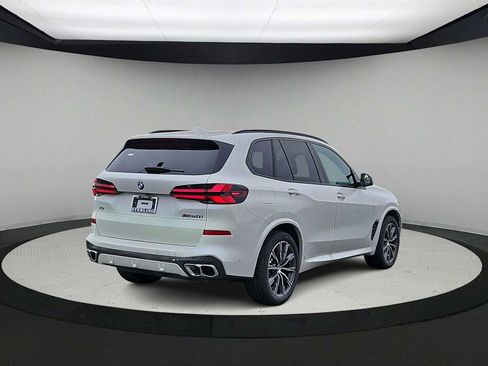 Used 2026 BMW X5 M60i AWD/4WD image 8
